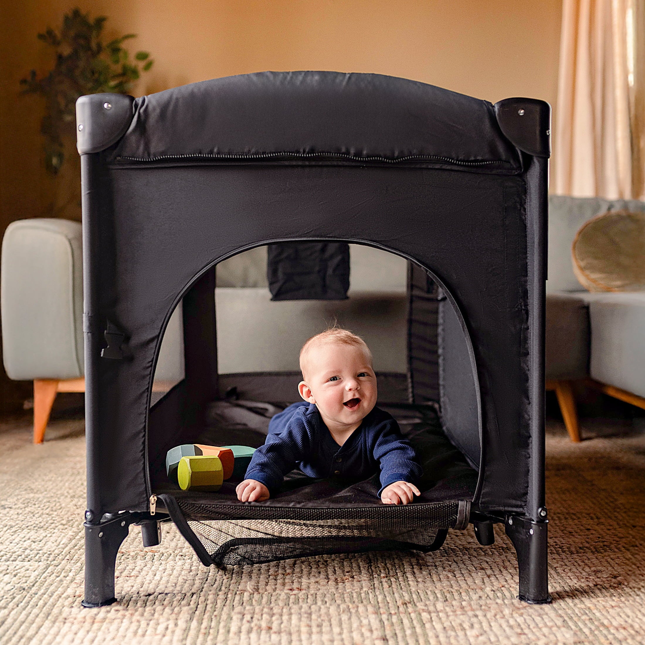 5 in 1 Portable Playard and Bassinet Bedside Sleeper for Newborn to Toddler, Unisex, Black